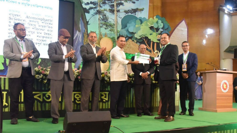 জাতীয় পরিবেশ পদক পেলেন ঢাবির উপ-উপাচার্য ড. আবদুস সালাম